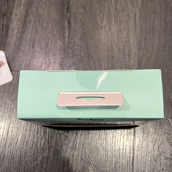 Pusheen AirPods 1/2 case - Picture 5 of 11